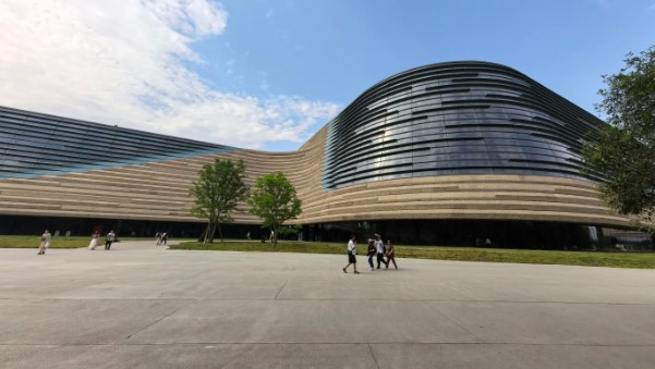 三星堆博物馆去都江堰怎么坐车比较方便？