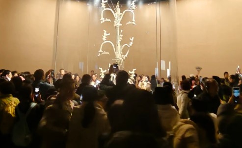 寒假去三星堆用人工讲解还是智能语音讲解比较好？